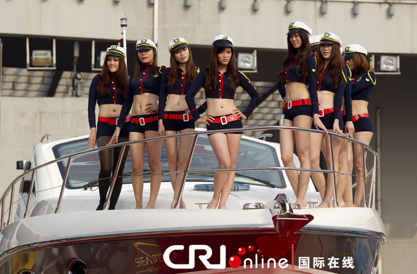 廣州首屆國際游艇展 靚女模勁爆奪眼球